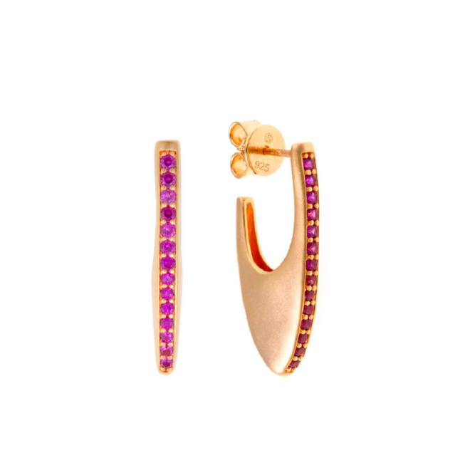 Salvatore Plata - Pendientes ovalados de plata con chapado en oro y circonitas rubí