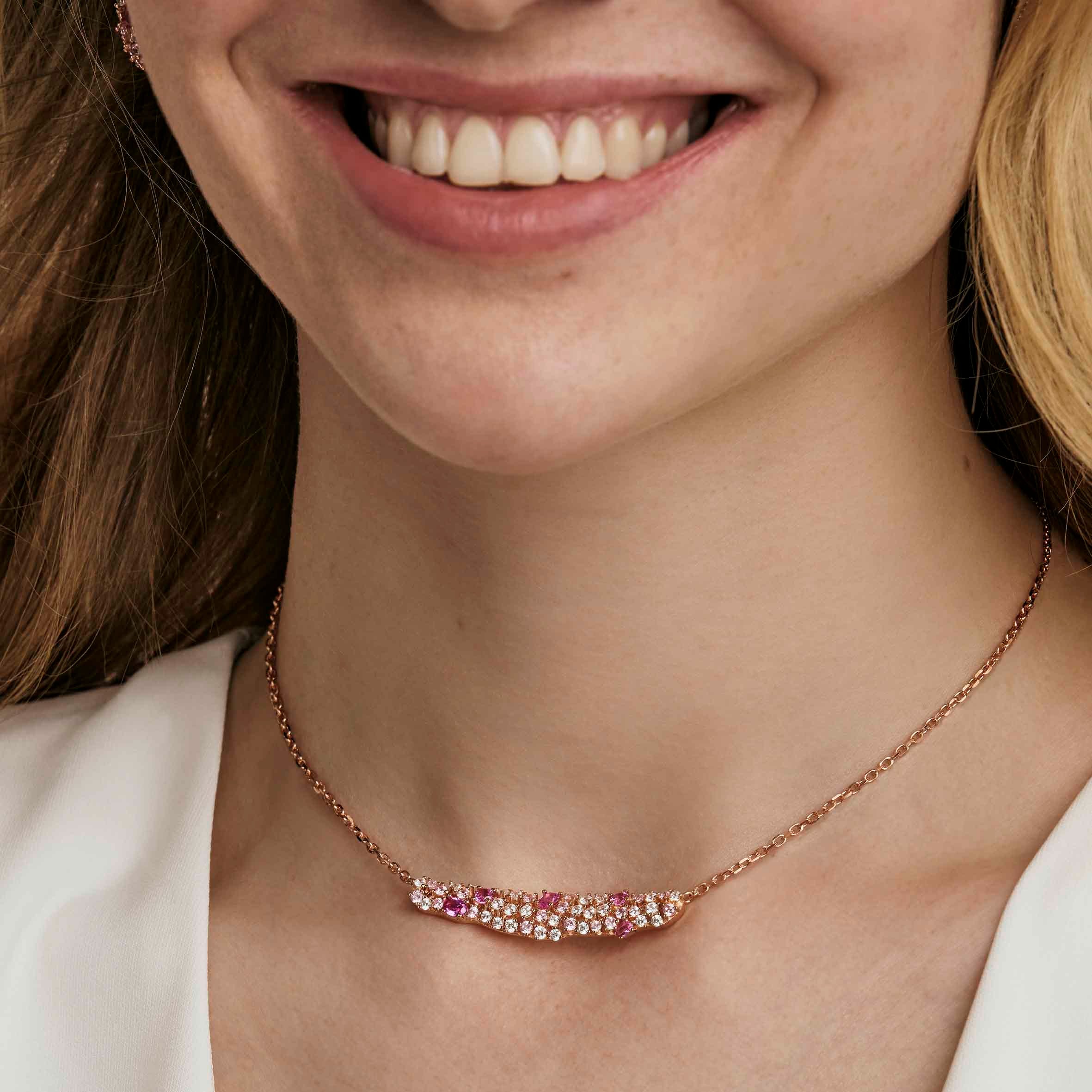 Nomination - Collar Mosaica con placa y 49 Cubic Zirconia de colores