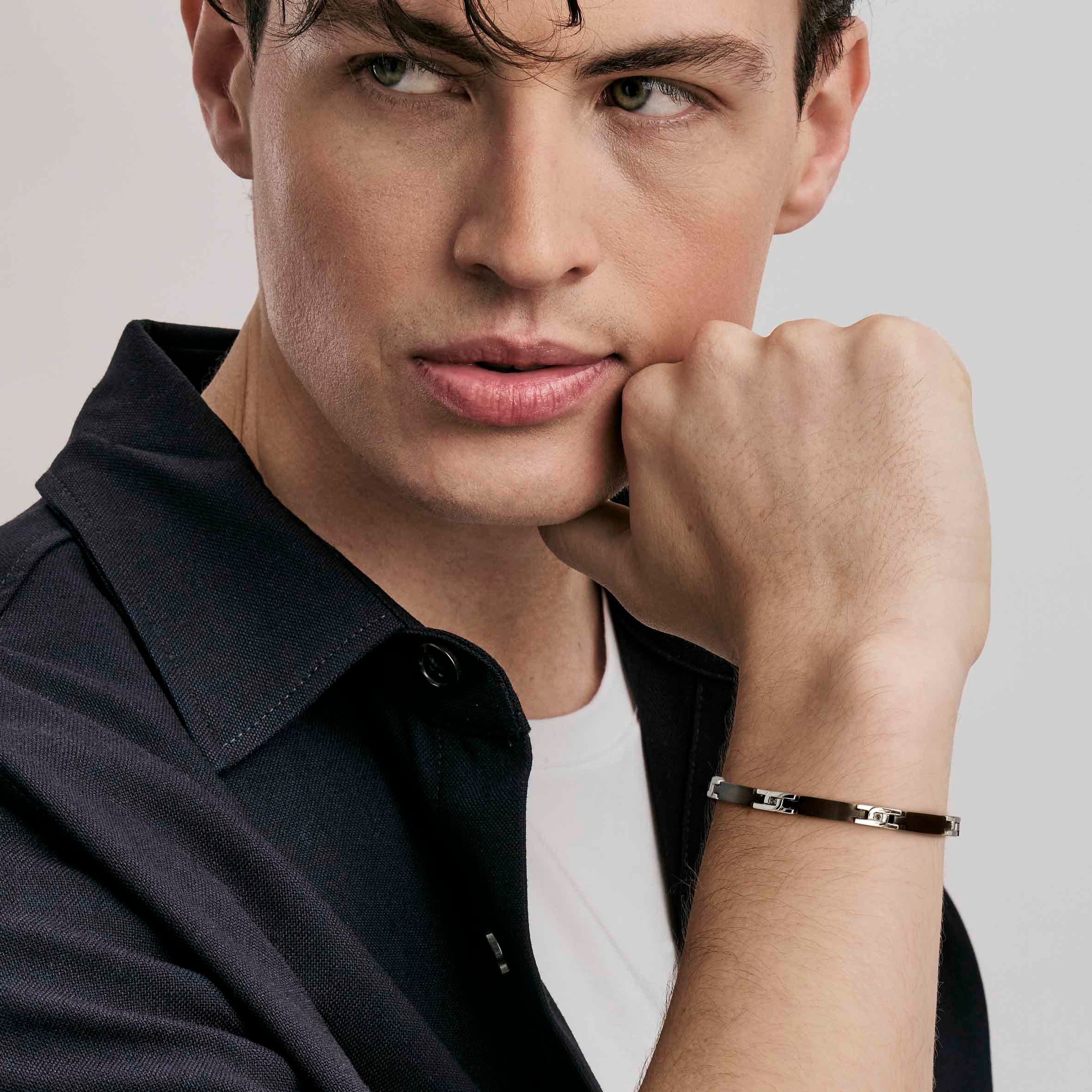 Pulsera Nomination Strong Diamond en PVD Negro con 7 Diamantes Negros 028323/007