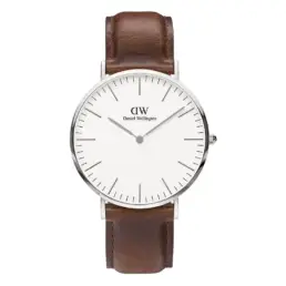 Reloj Daniel Wellington Classic St Mawes Silver con correa de cuero marrón y caja plateada DW00100021