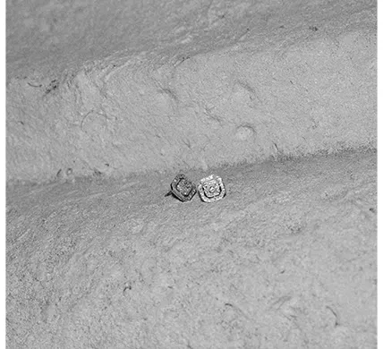 Pendientes Le Carré OCTO oro blanco 18K con diamantes GB178OB00