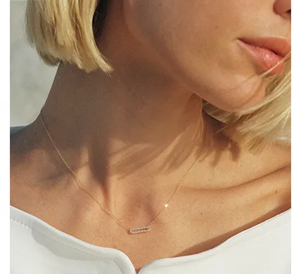 Colgante Le Carré oro 18K con diamantes modelo Hebilla GD147OA00