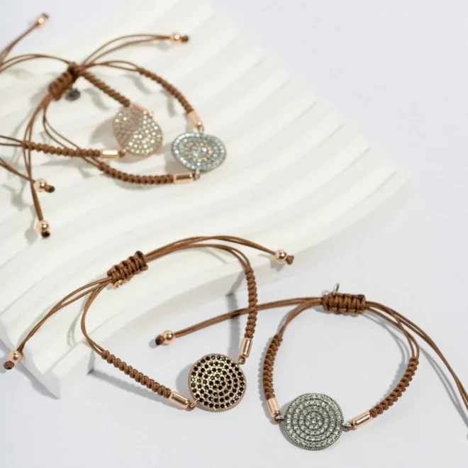 Pulsera Sunfield Áine de plata con circonitas verde mint y macramé ajustable PU065020/255