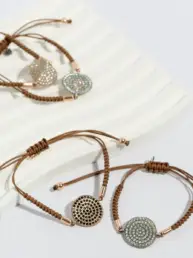 Pulsera Sunfield Áine de plata con circonitas verde mint y macramé ajustable PU065020/255